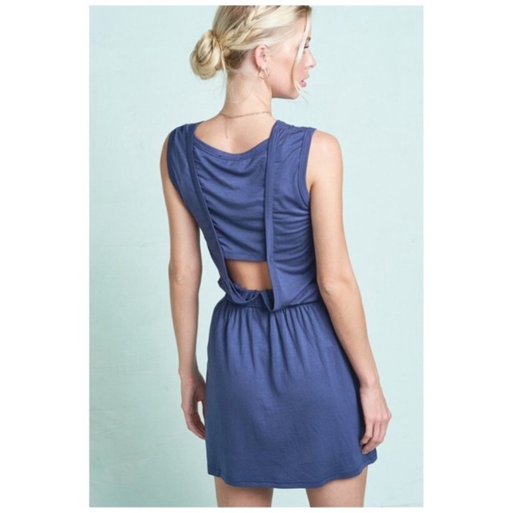 Dress - Picture 3 of 3